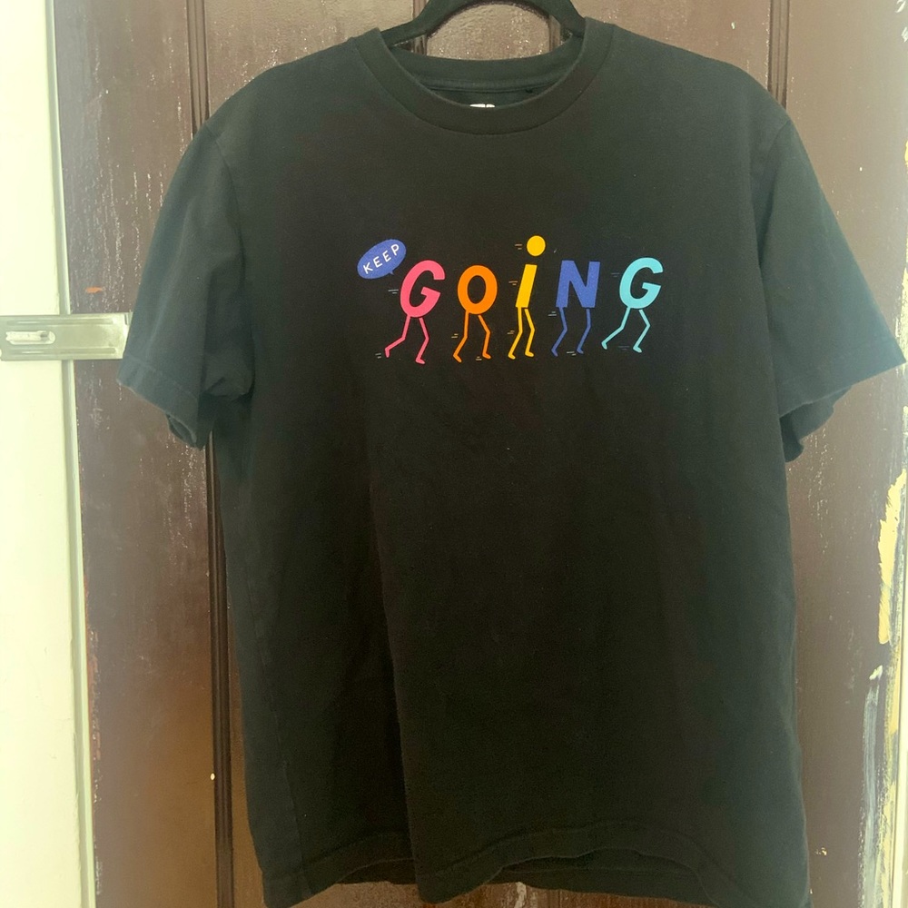 Uniqlo x Pieter Ceizer “Keep Going” T-Shirt Sz L.